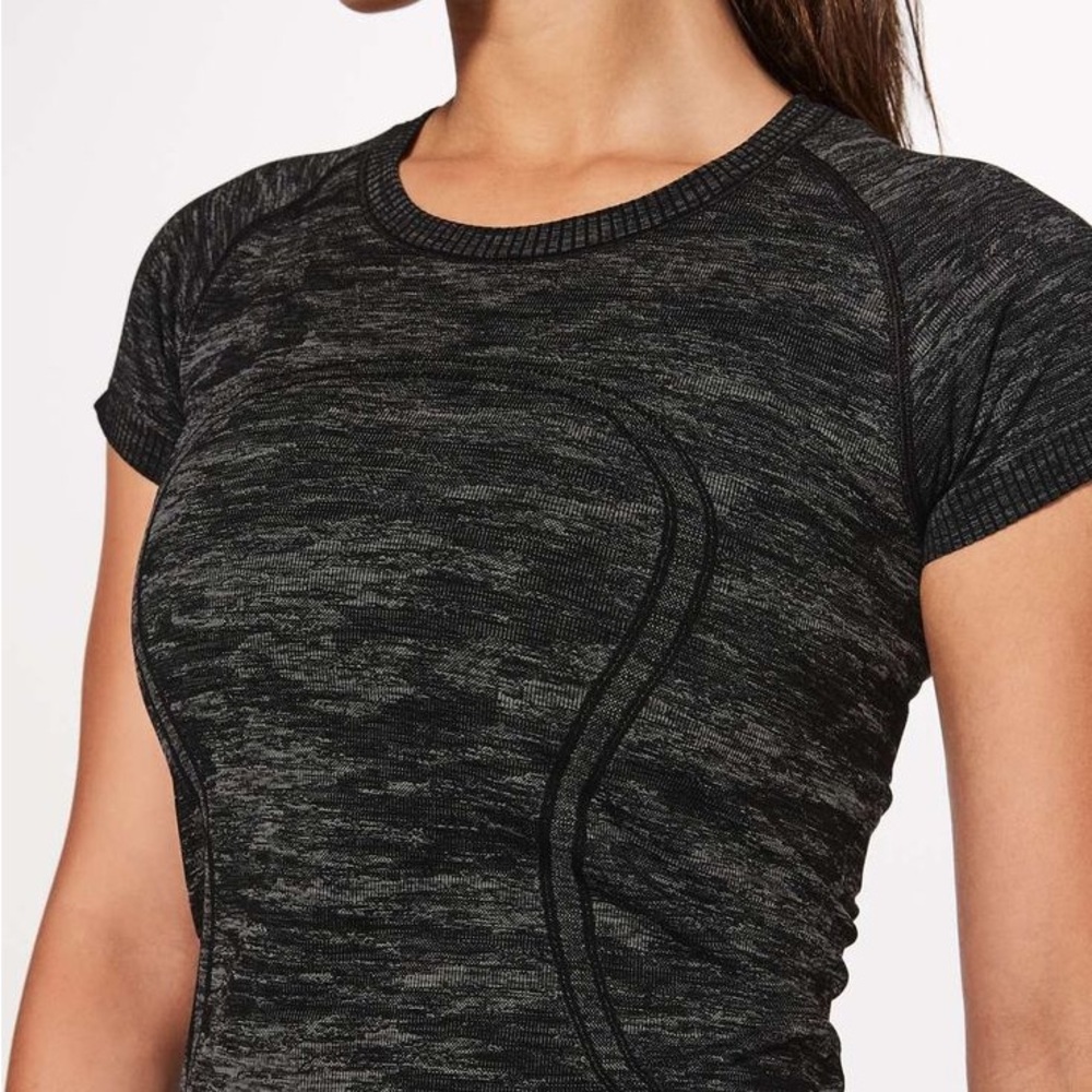 EUC lululemon swiftly tech long sleeve black camo